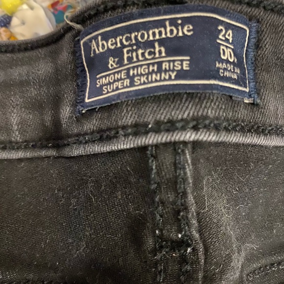 Ambercombie & Fitch jeans - Picture 2 of 3